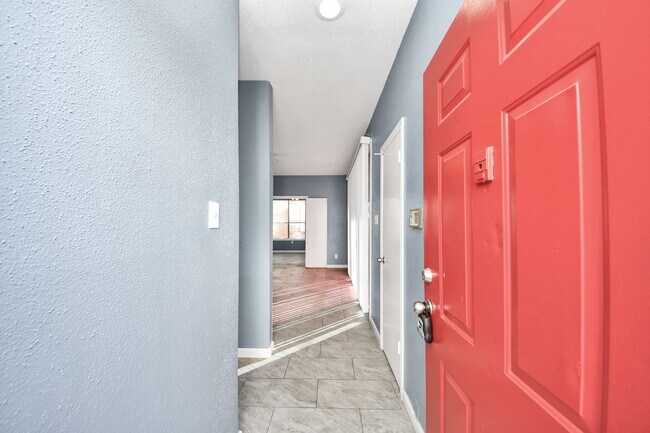 Building Photo - 14550 Fonmeadow Dr