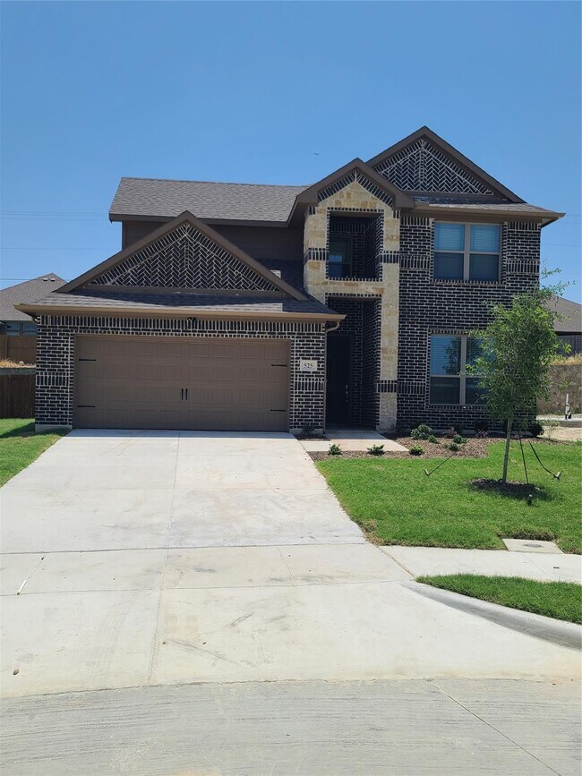 Building Photo - 525 Hillcrest Cir
