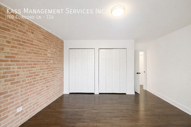 Building Photo - 700 Concord Ln