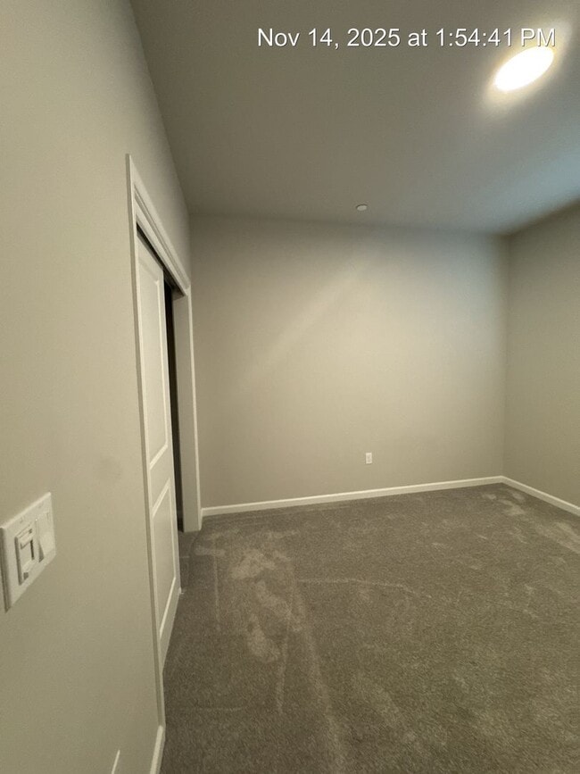 Building Photo - 4321