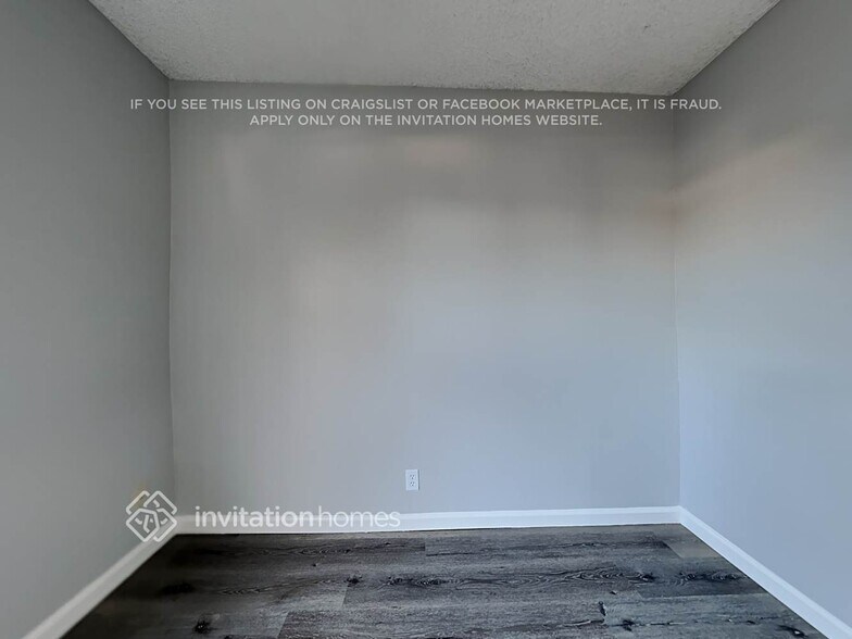 Building Photo - 2655 Elmhurst Cir