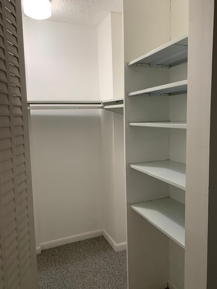 Building Photo - 231 Canal Park Dr