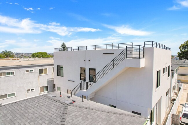 Building Photo - 2041 Diamond Street