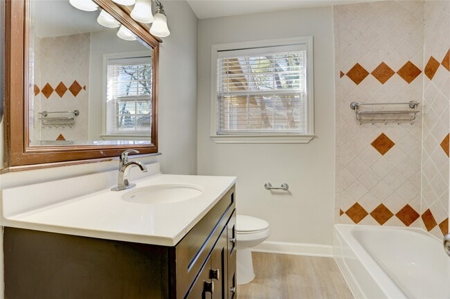 Building Photo - 4708 Mayfair St