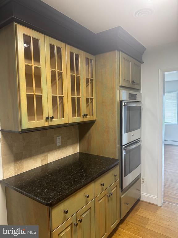 Building Photo - 216 Sussex Blvd