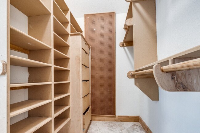 Building Photo - 130 S Veranda Ridge Dr