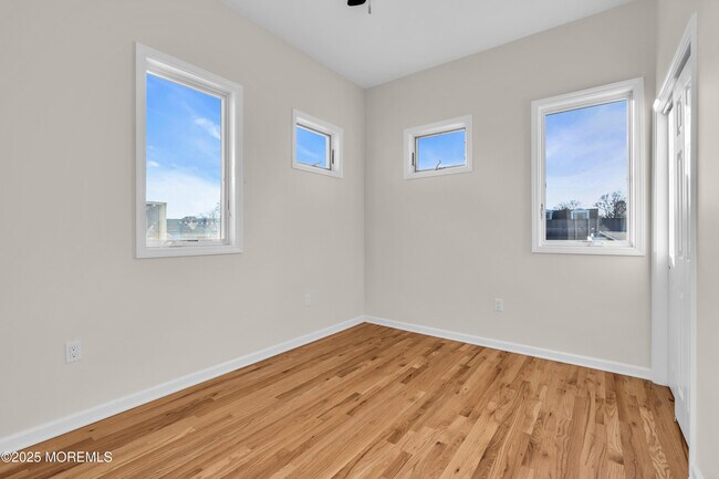 Building Photo - 525 Washington Blvd