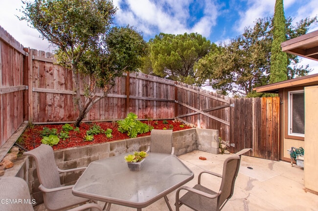 Building Photo - 2905 Foothill Dr