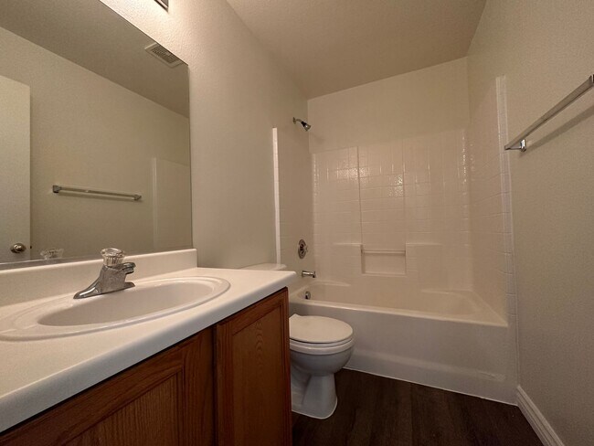 Building Photo - Decatur & Blue Diamond