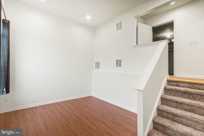 Building Photo - 1304 Gilmore St