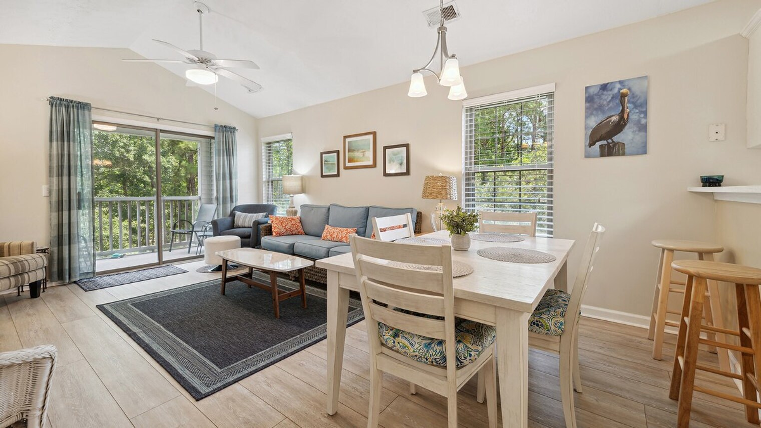 Building Photo - 562 Blue Stem Dr