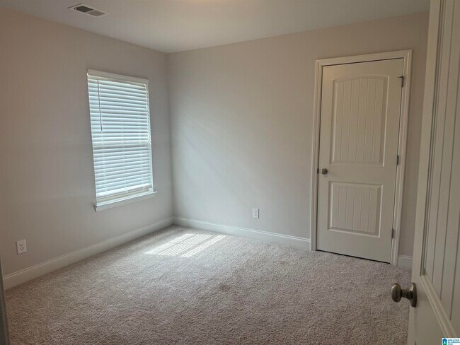 Building Photo - 424 Harless Ln