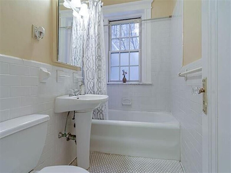 Building Photo - 852 Massachusetts Ave