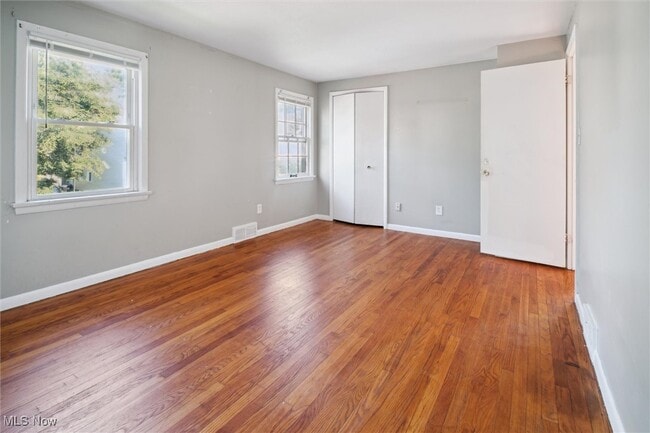 Building Photo - 1349 W 87th St