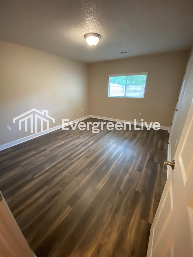 Building Photo - 72 Voda Ct