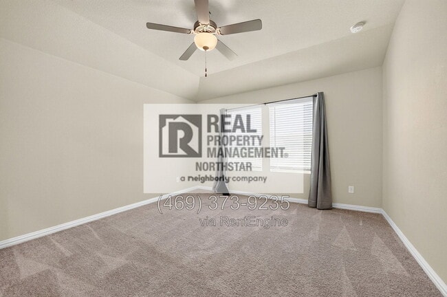 Building Photo - 2501 Real Quiet Dr