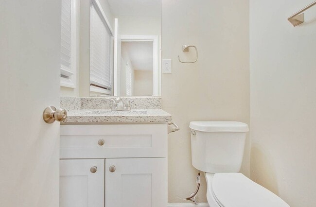 Building Photo - 4596 Sahara Dr SW