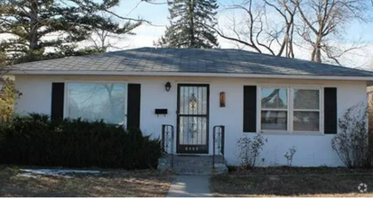 Building Photo - Old North End Bungalow