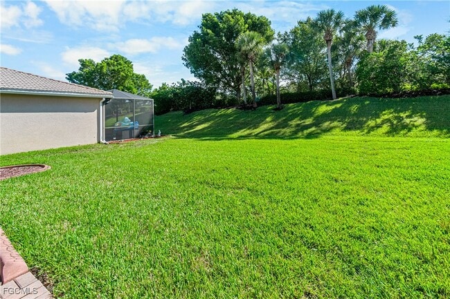 Building Photo - 10535 Carolina Willow Dr