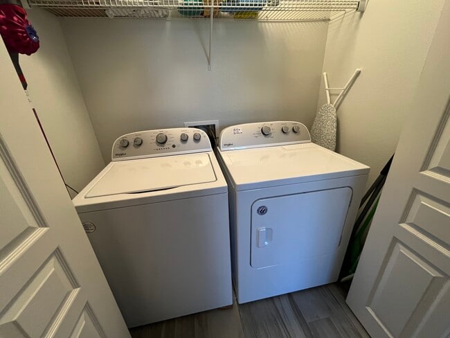 Building Photo - 1941 S PIERPONT Dr