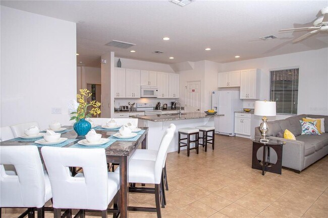 Building Photo - 2606 Rosemont Cir