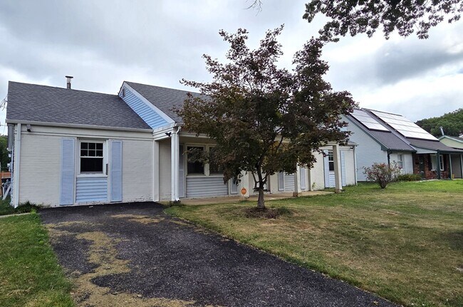 Building Photo - 77 Executive Ln
