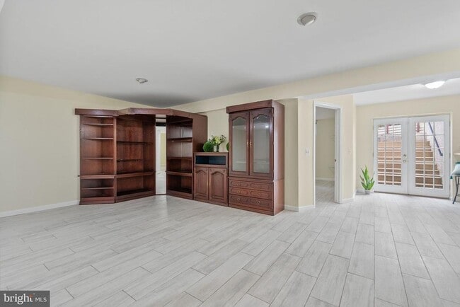 Building Photo - 15433 Leeds Hill Way