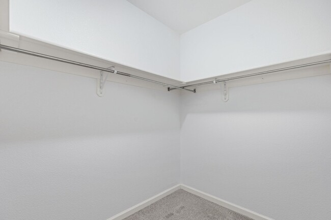 Building Photo - NEWLY REMODELED 2 BEDROOM 2 BATH CONDO