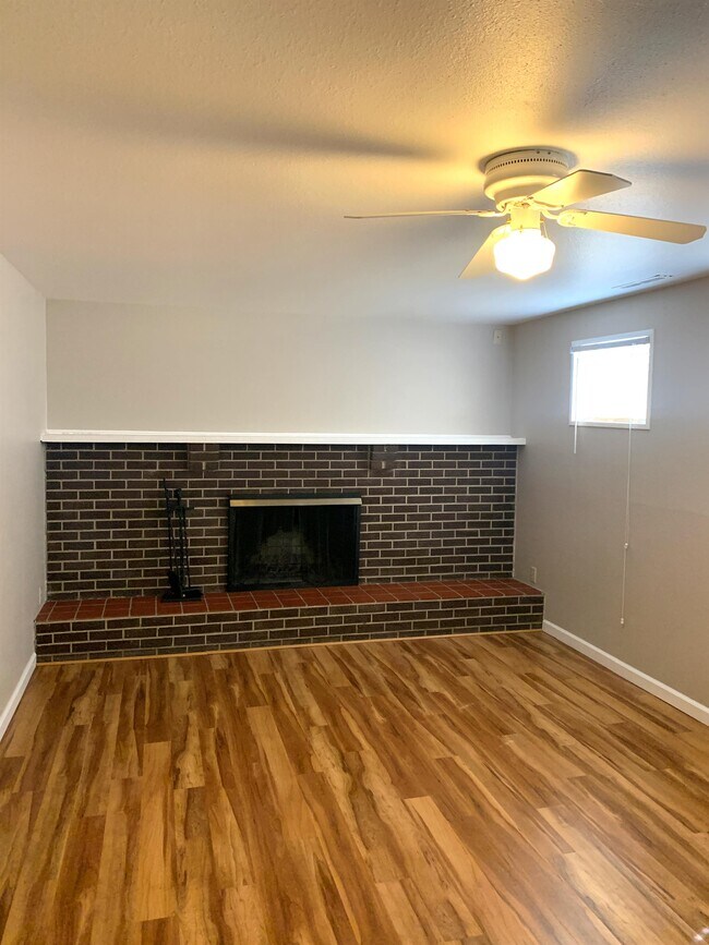 Building Photo - 5486 Mira Loma Cir