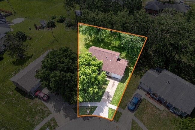 Building Photo - 2834 SE Glenside Ct