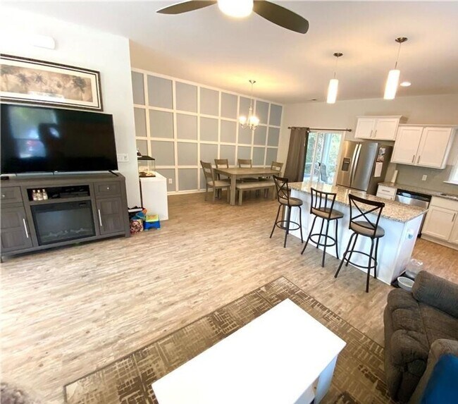 Building Photo - 233 Plumgrass Wy