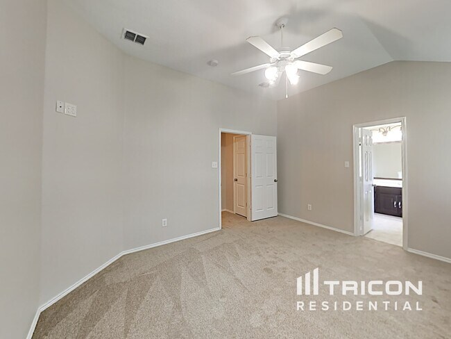 Building Photo - 1249 Artesia Dr