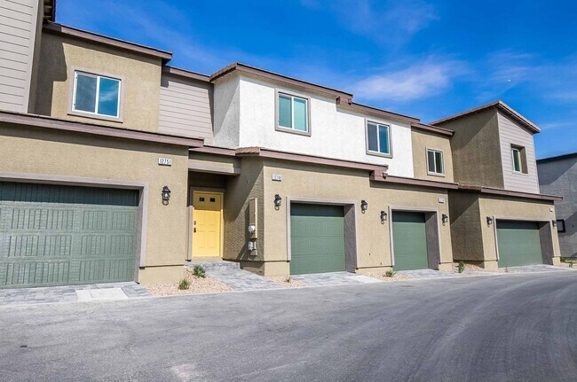 Building Photo - Brand new DR Horton Townhome with 3 bedroom,2 bathrooms and 1 car garage located at Trails at Wil...