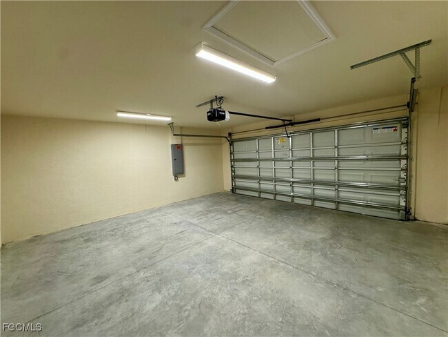 Building Photo - 3029 Mockingbird Rd