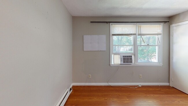 Building Photo - 18 Cranston Cir