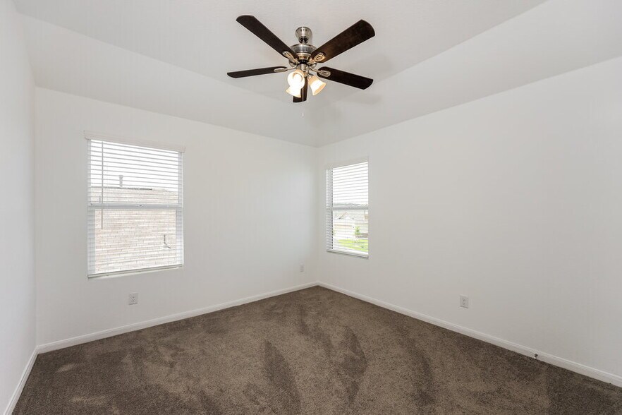 Building Photo - 15056 Nettleton Ml