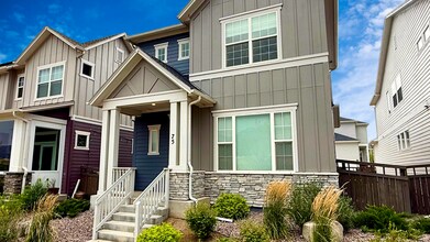 Building Photo - Modern Single-Family Home in Desirable Gol...