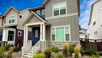 Building Photo - Modern Single-Family Home in Desirable Gol...