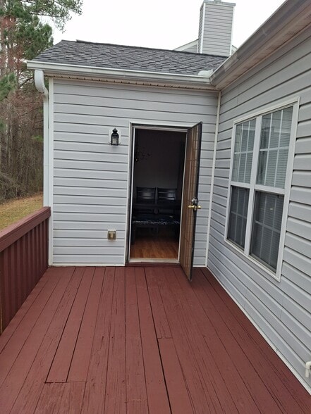 Building Photo - 410 Burdett Ridge Ct