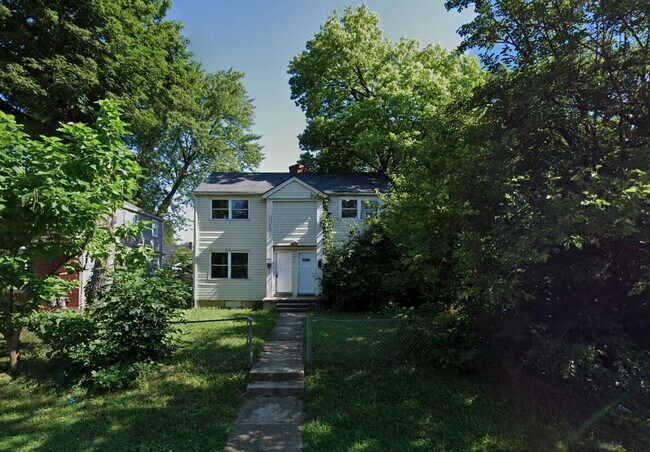 Building Photo - 1134 E 23rd Ave