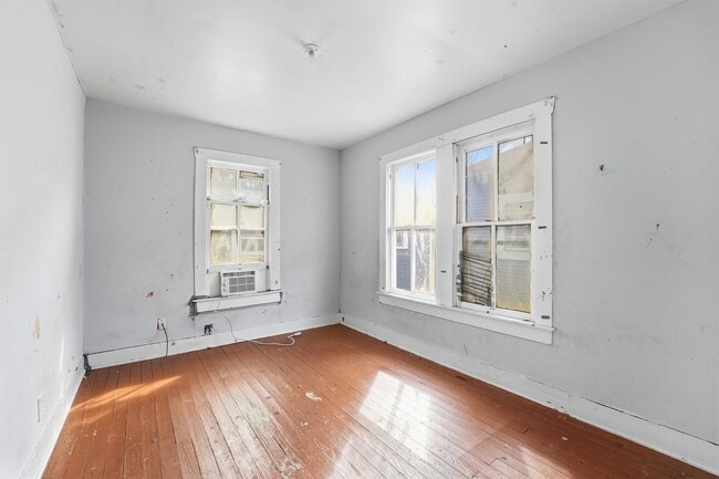 Building Photo - 2420 Stevens St