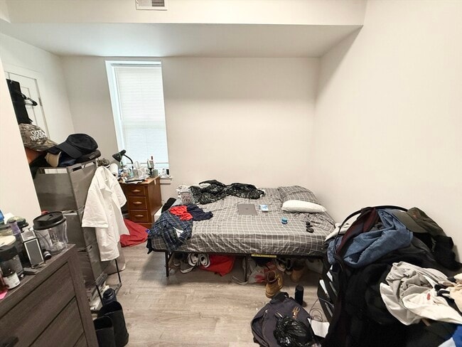 Building Photo - 301-305-305 Dudley St