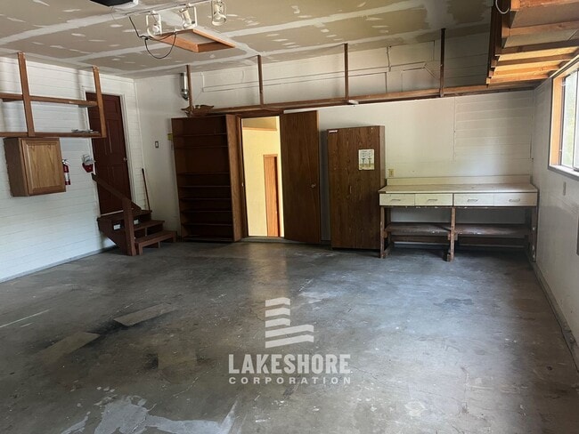 Building Photo - Spacious 4 Bed 3 Bath Lynnwood Home w/ Ful...