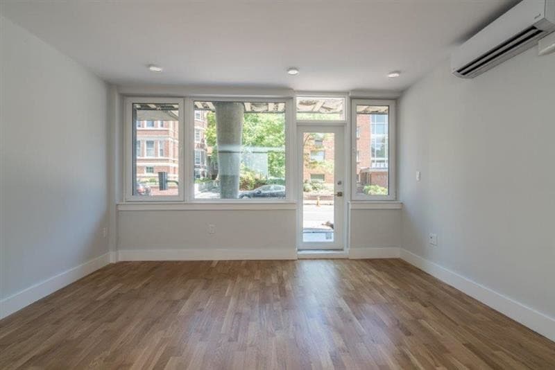 Building Photo - 334 Harvard St