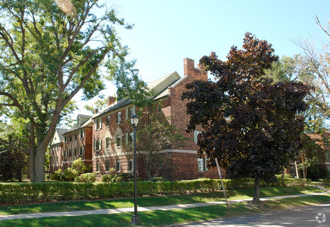 Primary Photo - Canterbury Court Apartments