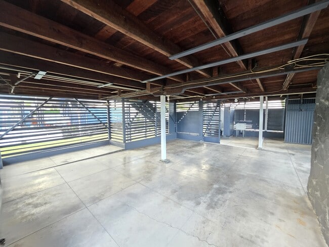 Building Photo - 418A Kukuau St