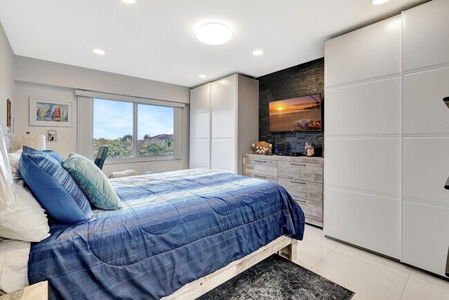 Building Photo - 1401 SW 128th Terrace