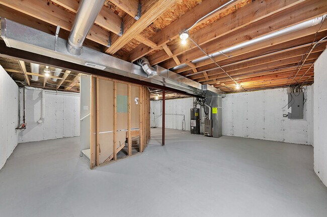 Building Photo - 23844 McMullin Cir
