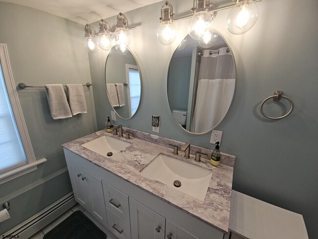 Building Photo - 111 N Sacramento Ave