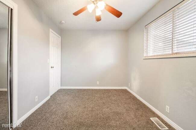 Building Photo - 5 br, 2 bath House - 3747 W Gandalf Dr